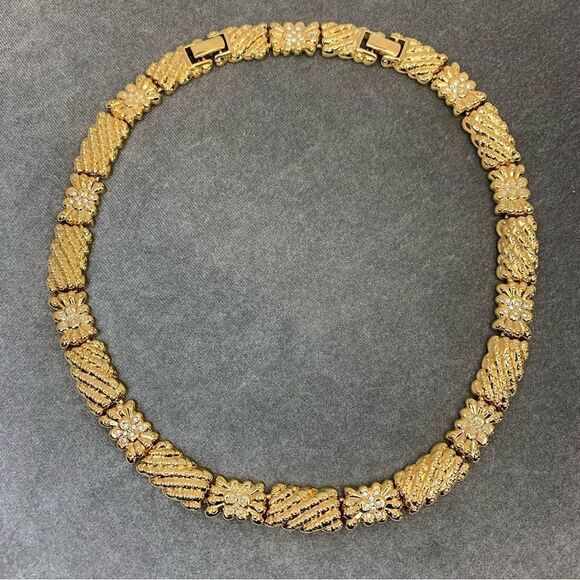 𝅺VINTAGE Nina Ricci gold tone Crystal rhinestone choker necklace adjustable - Picture 10 of 10
